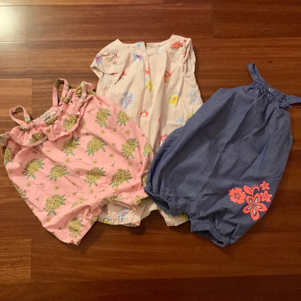 Bundle of 3 rompers - 18M - 24M